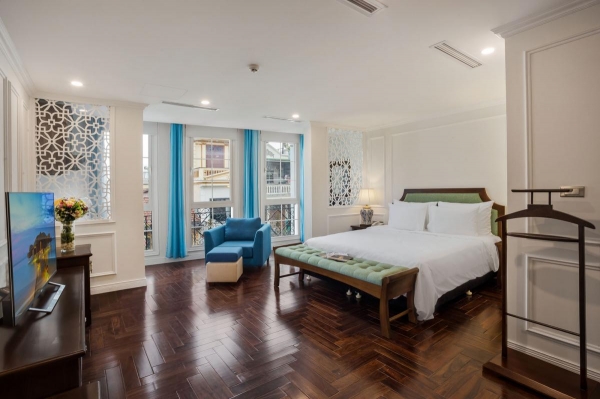 Triple Room with City View