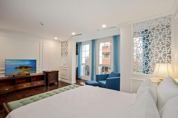 Triple Room with City View
