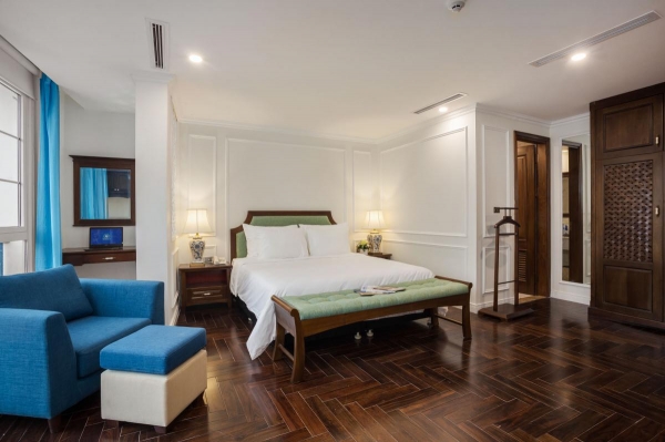 Triple Room with City View
